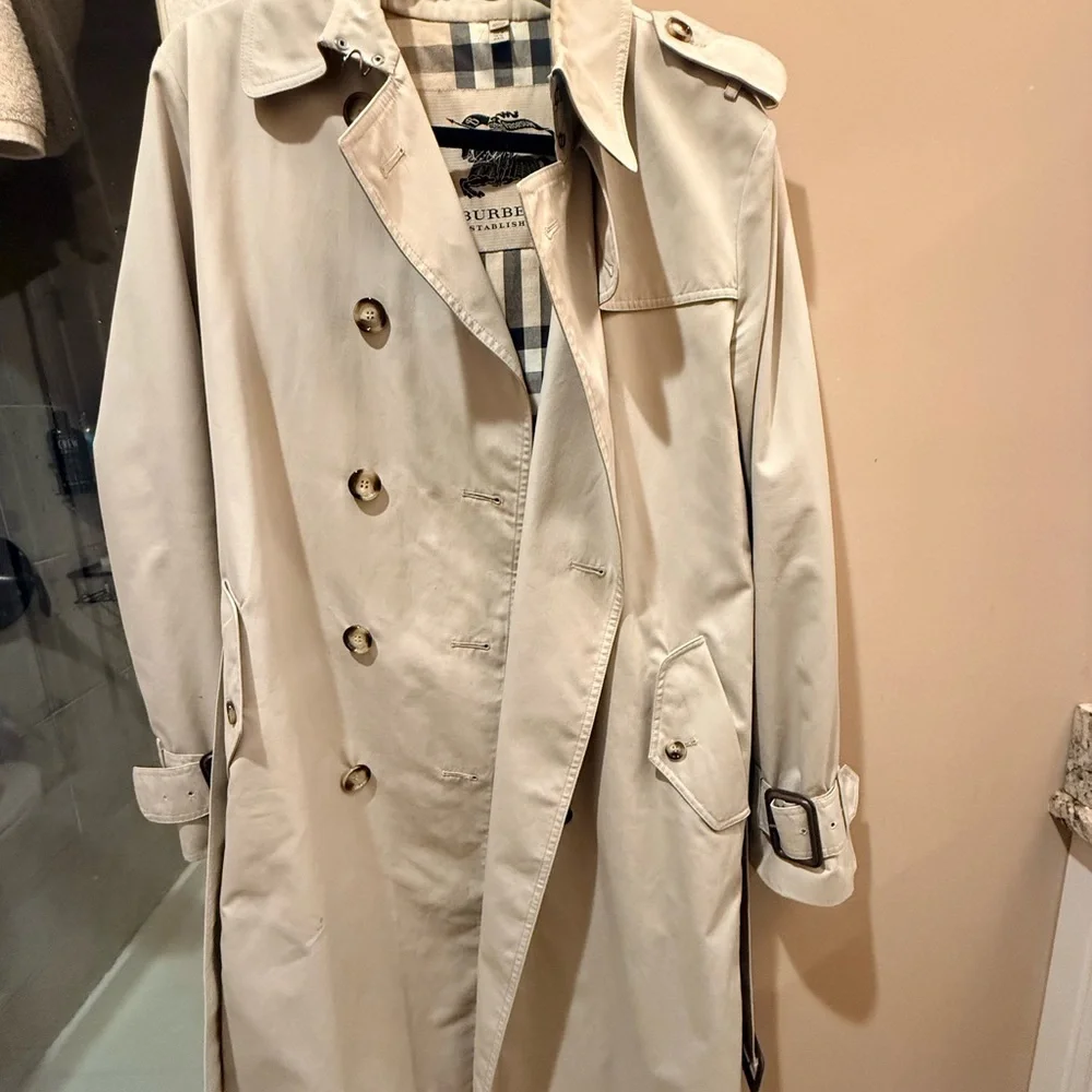 Burberry Beige Double-Breasted Trench Coat - Picture 3 of 6